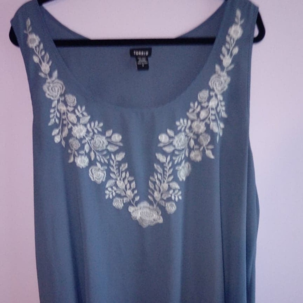 Lovely blue tank with with embroidery